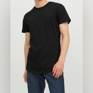 BNWT 100% Cotton Men's  Black T-Shirt